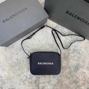 Balenciaga Handbags 529